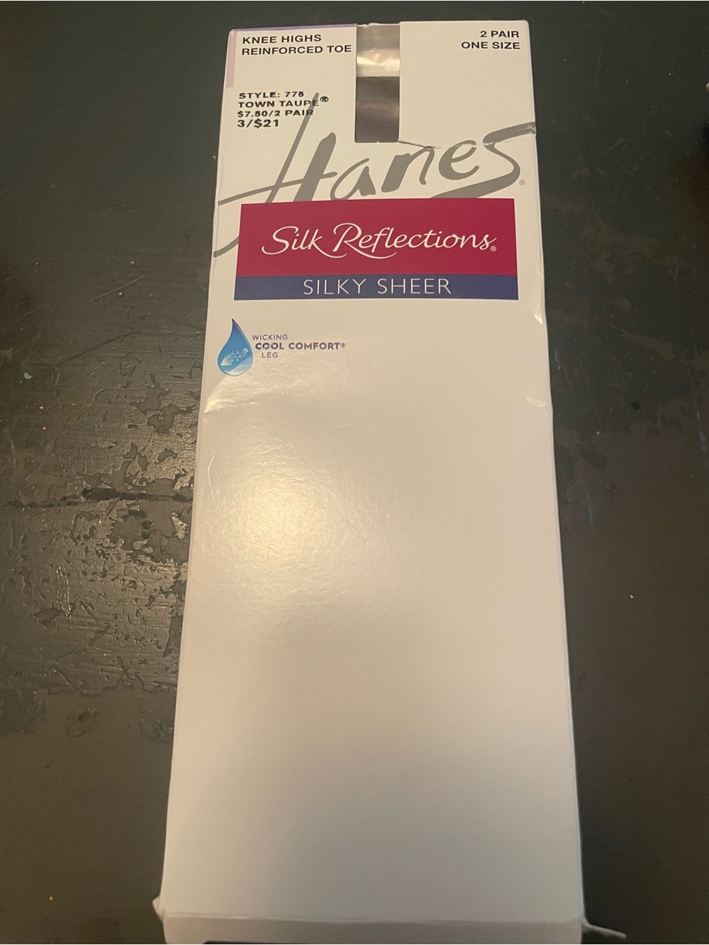 Hanes Silk Reflections Silky Sheer Knee Highs in Taupe one pair